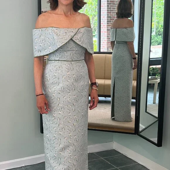 Elegant strapless Markarian gown that works for formals or weddings - Picture 5 of 9